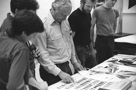 Ellsworth Kelly (center) studying a color chart with Mari Andrews, William B. Padien, Partick Foye, and Ken Farley, 1983