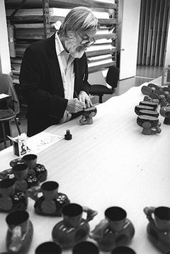 Kenneth Price signing California Cup (39.23) from Earthenware Cup Series in Gemini curating, December 1991